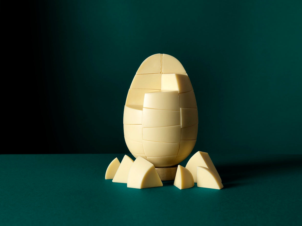 Solid White Chocolate Egg (750g)